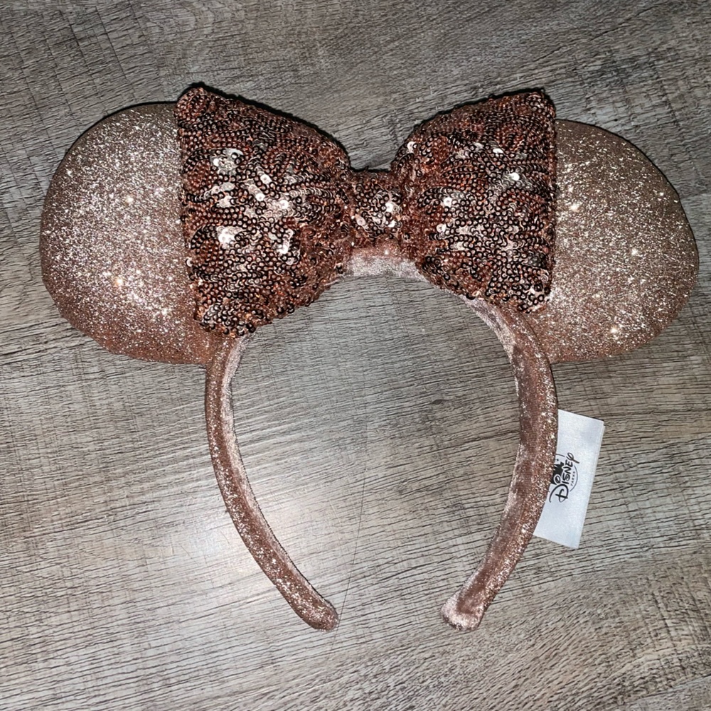 pink/rose gold Minnie Mouse ears